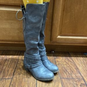 Tall Woman’s Grey Boots